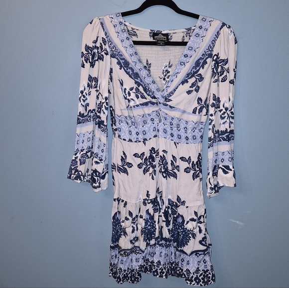 Angie Dresses & Skirts - Angie Floral V-Neck Twist Front Dress